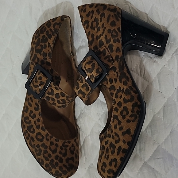 Jaclyn Smith Women's Leopard Print Heels Size 7 - Picture 7 of 8